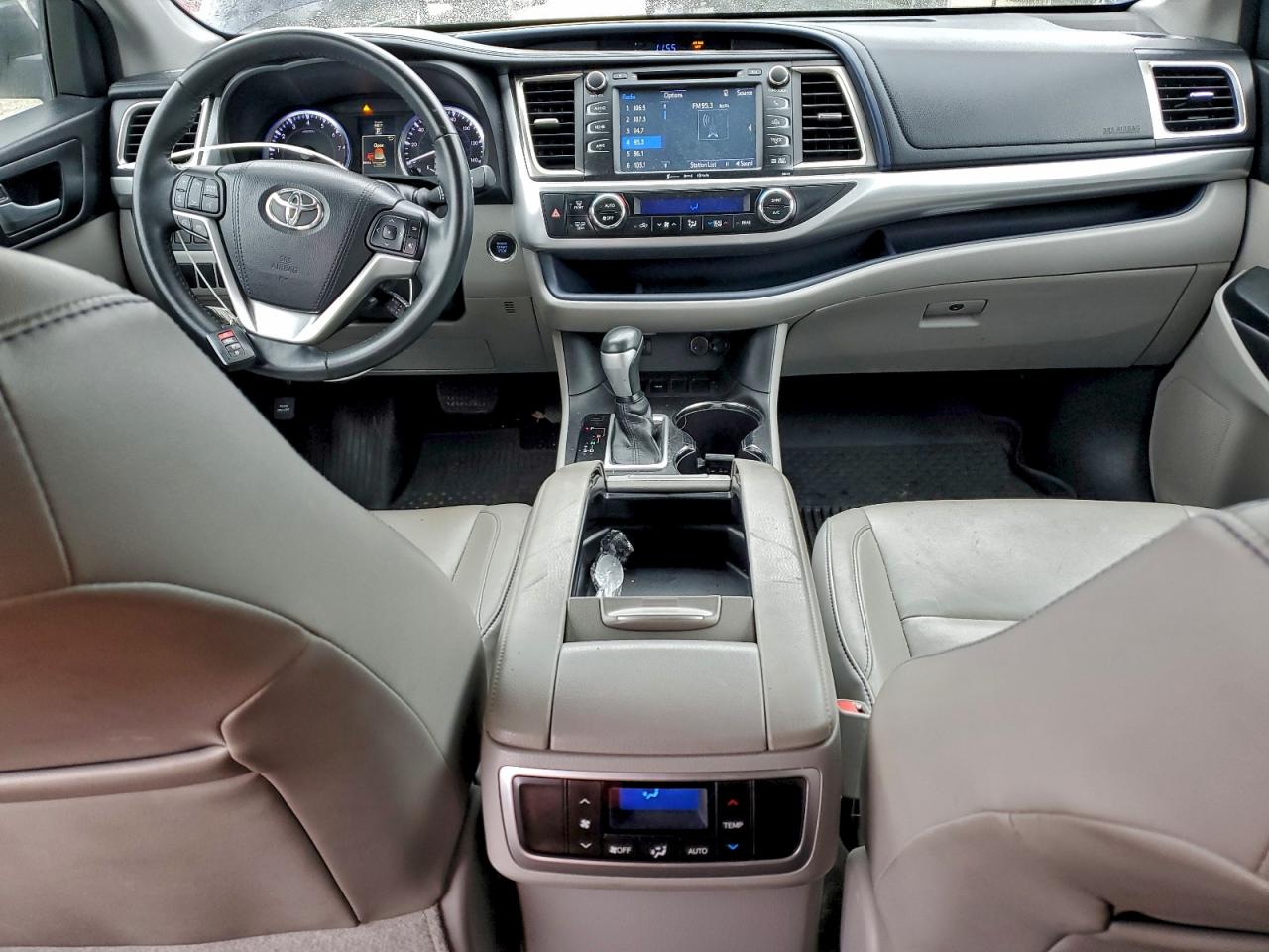 2016 TOYOTA HIGHLANDER XLE photo 15