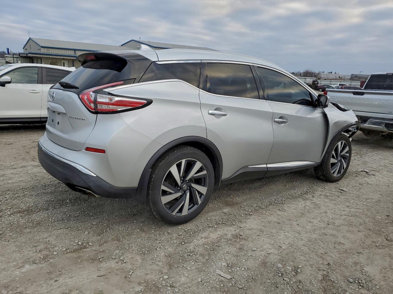 2017 NISSAN MURANO S photo 5