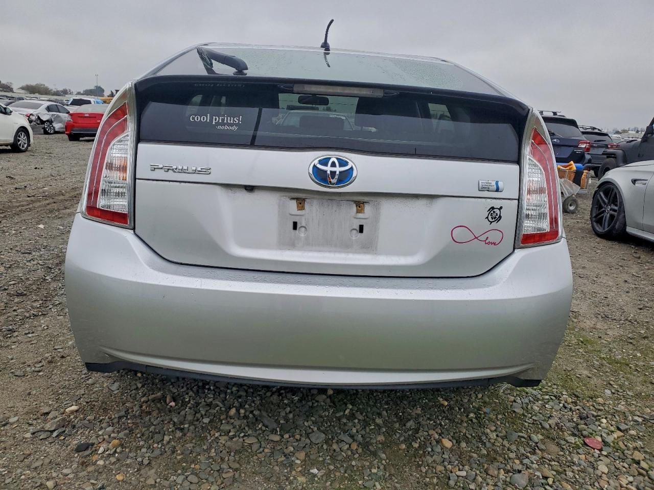 2015 TOYOTA PRIUS photo 6