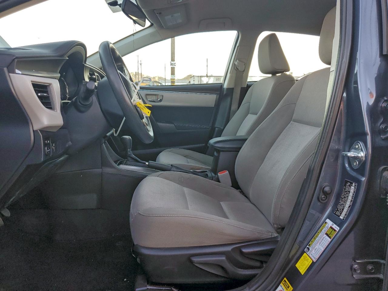 2014 TOYOTA COROLLA L photo 19