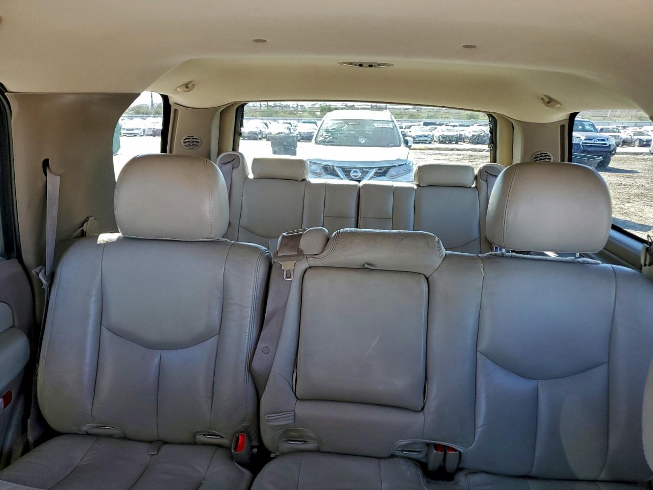 2003 GMC YUKON photo 28