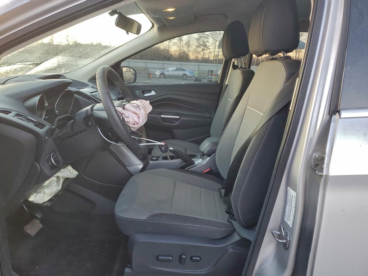 2015 FORD ESCAPE SE photo 13