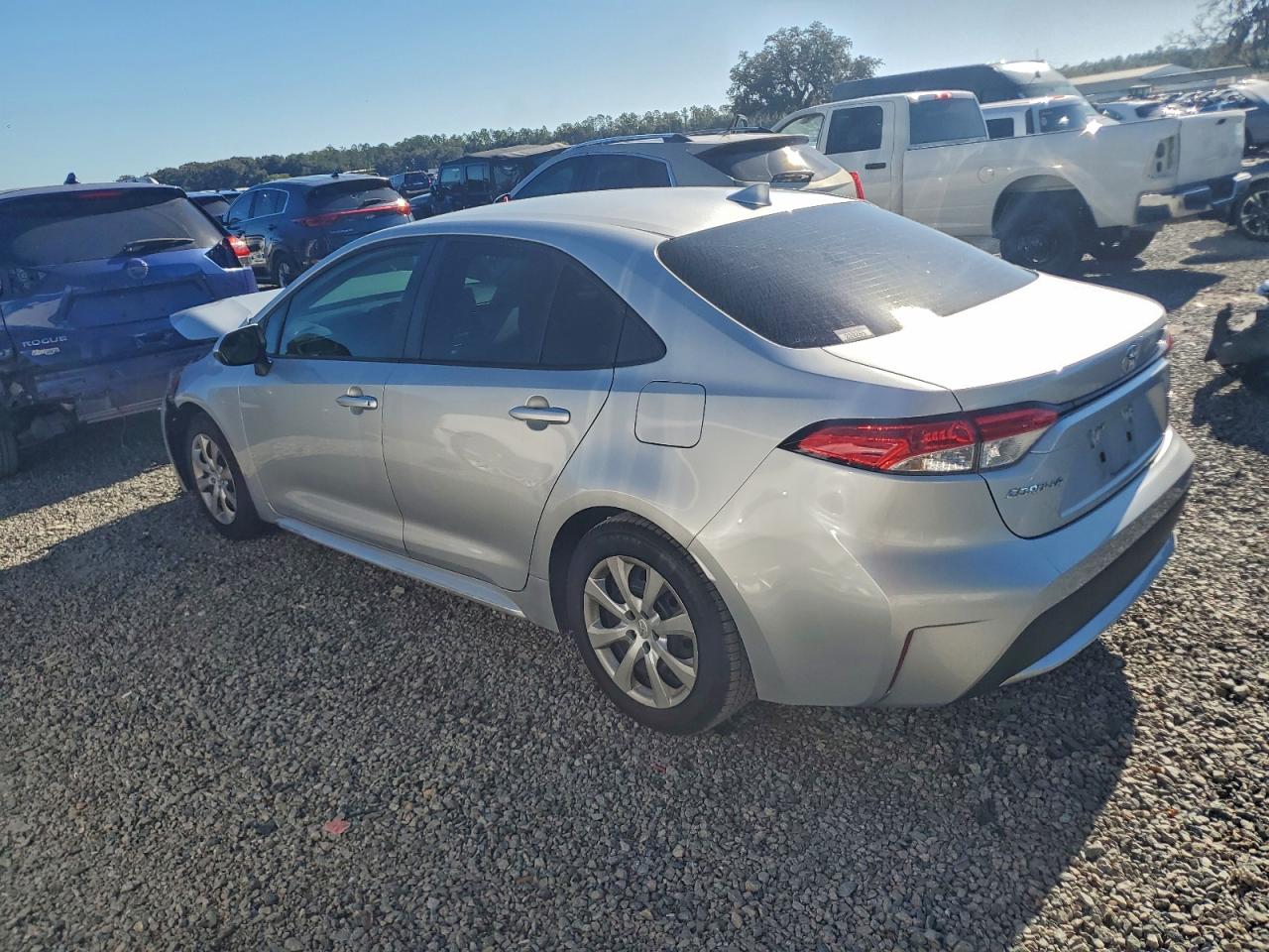 2022 TOYOTA COROLLA LE photo 2