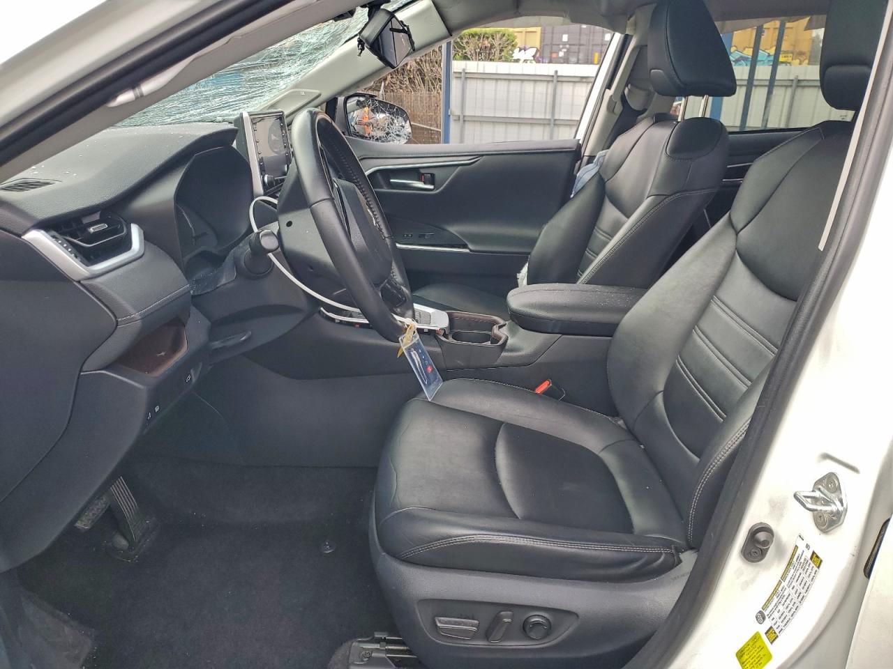 2019 TOYOTA RAV4 LIMITED photo 19