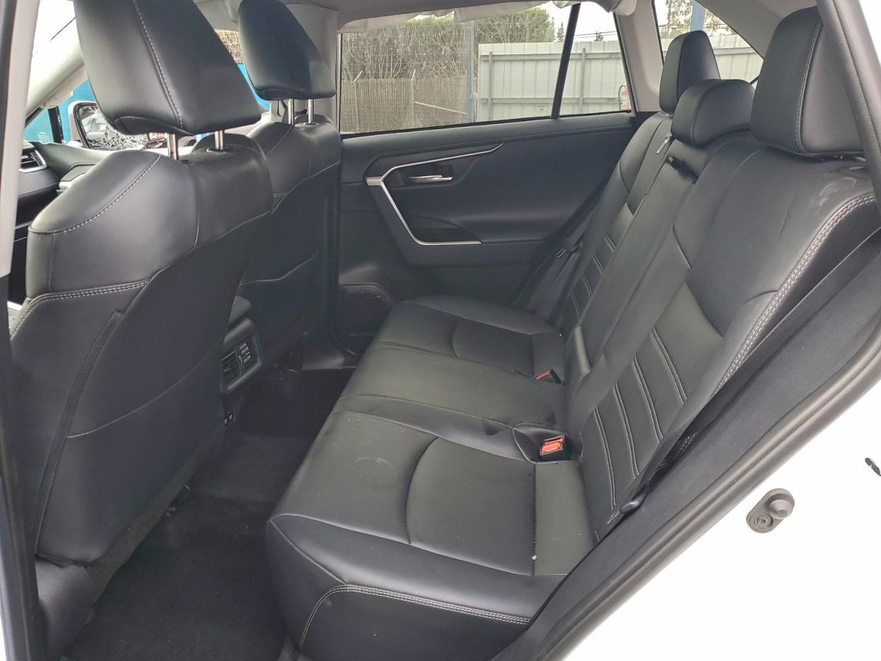 2019 TOYOTA RAV4 LIMITED photo 31