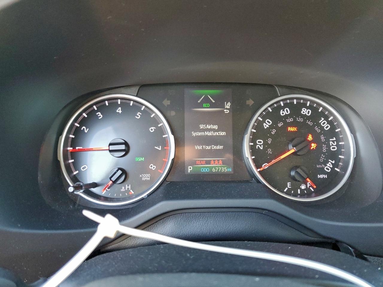 2021 TOYOTA RAV4 XLE photo 9