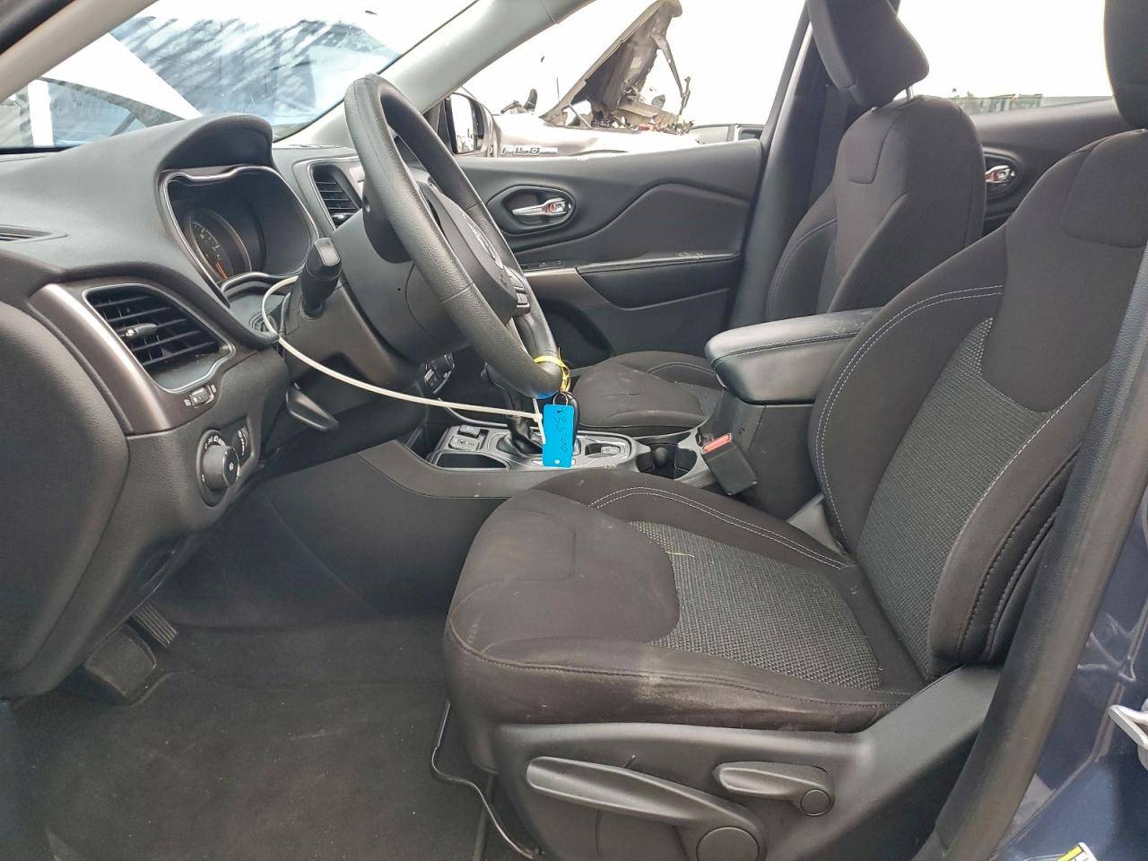 2019 JEEP CHEROKEE LATITUDE photo 7