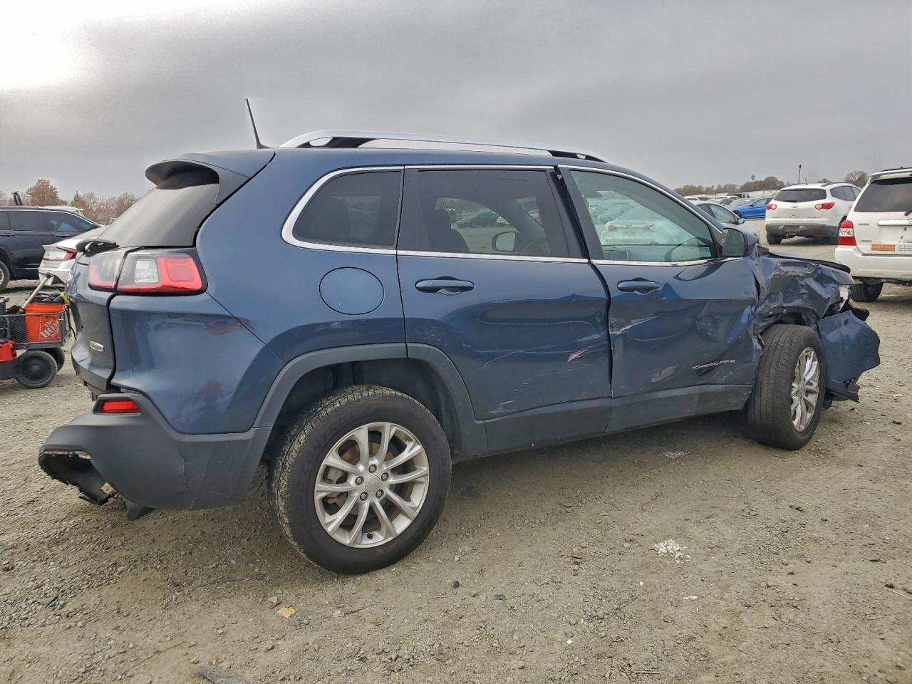 2019 JEEP CHEROKEE LATITUDE photo 3