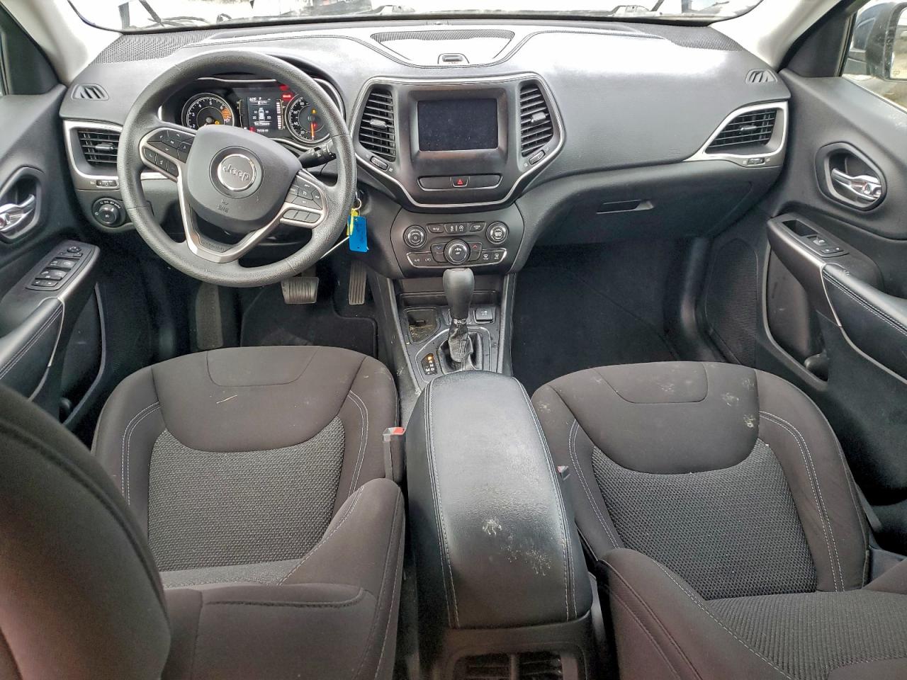 2019 JEEP CHEROKEE LATITUDE photo 8
