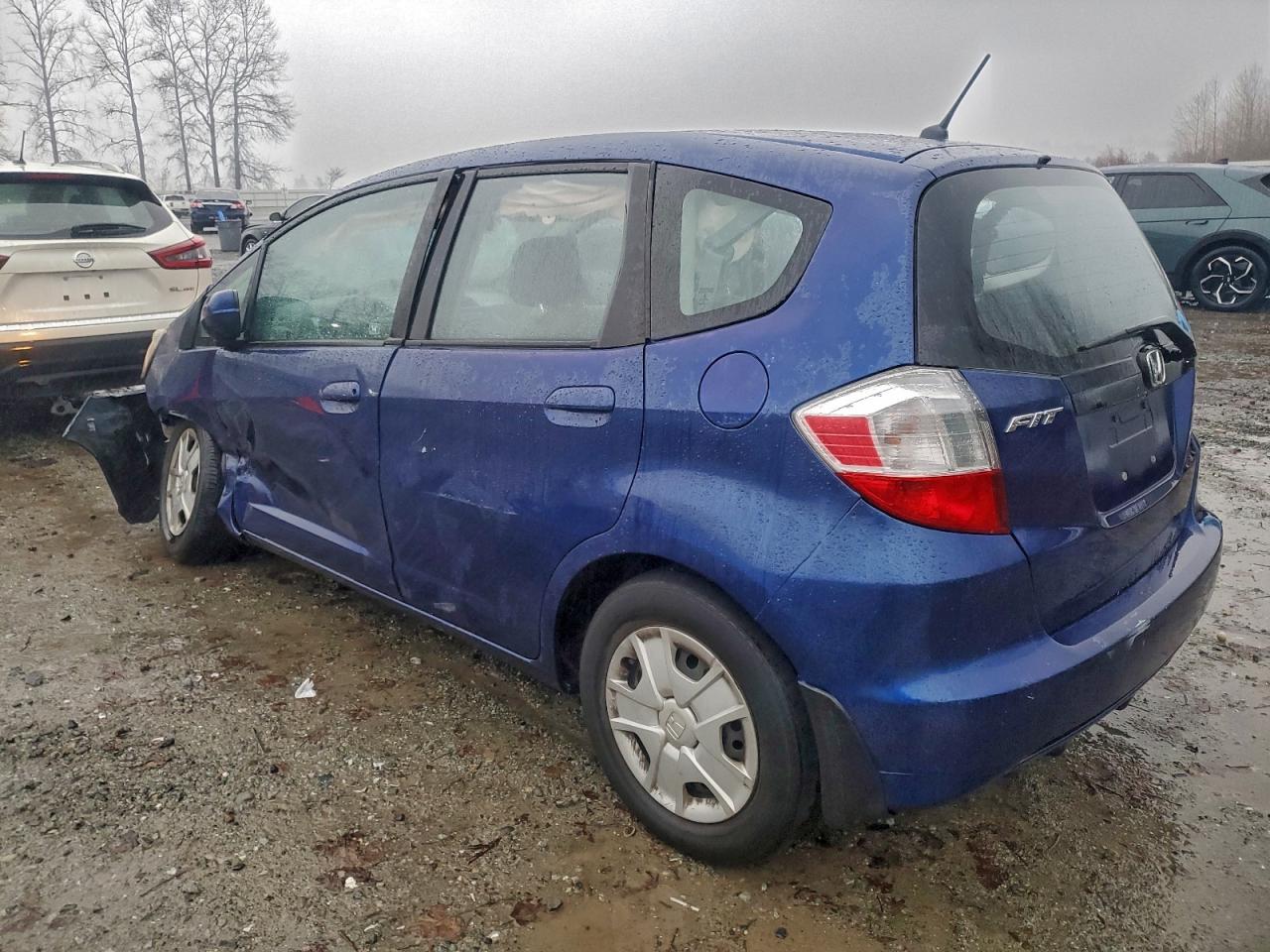 2013 HONDA FIT photo 2