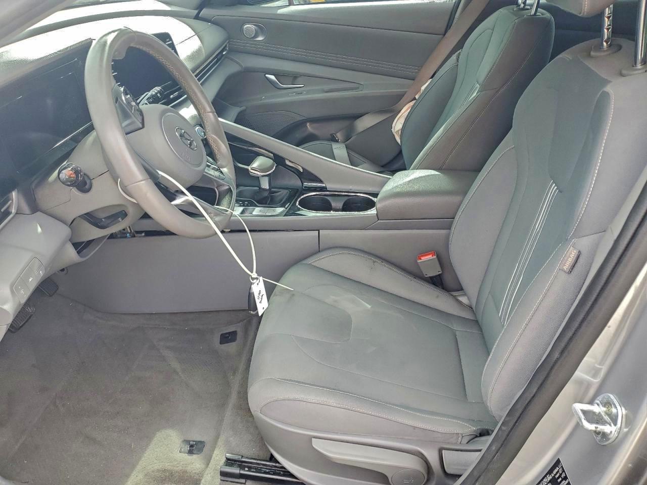 2022 HYUNDAI ELANTRA SEL photo 7