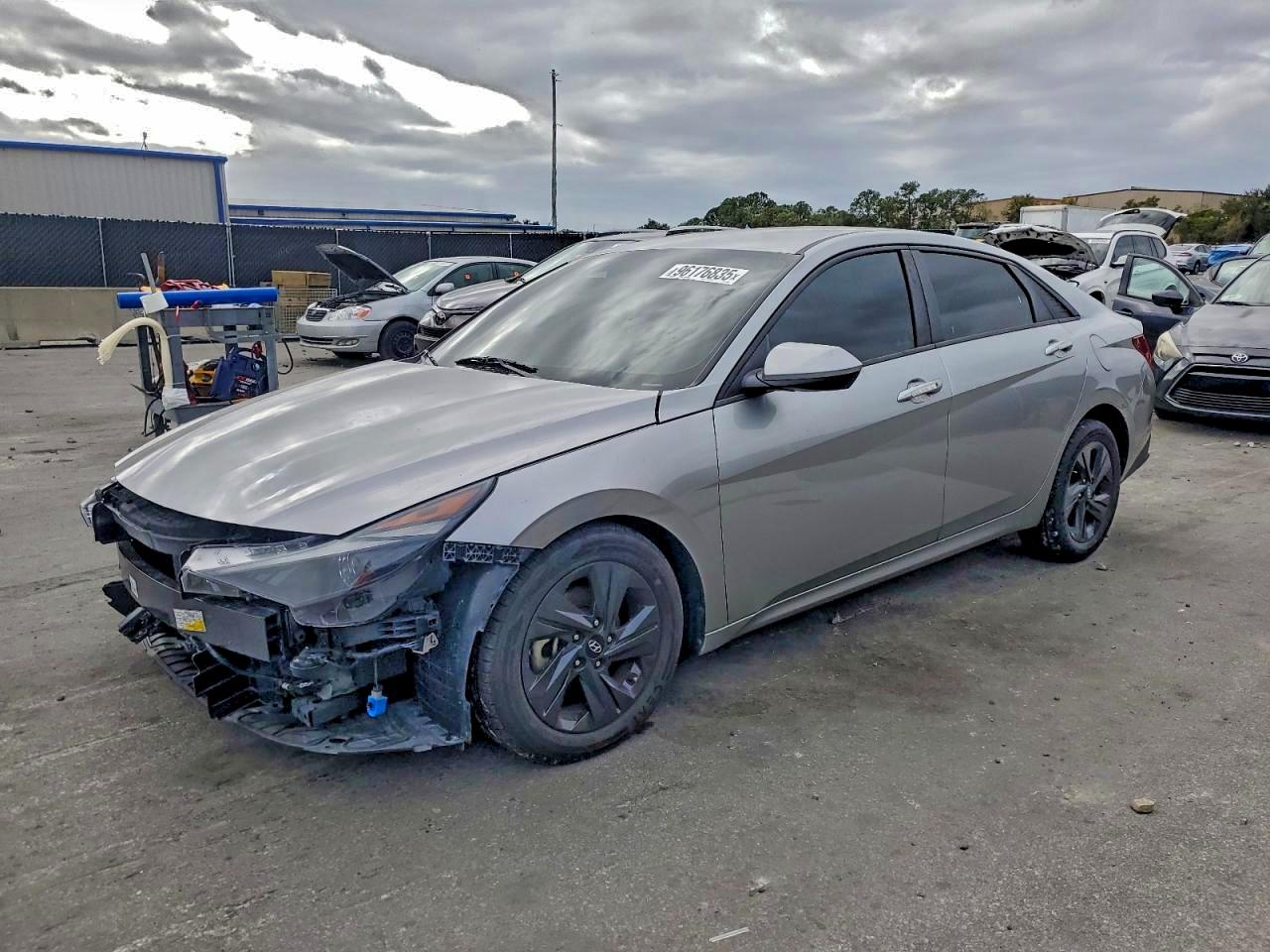 2022 HYUNDAI ELANTRA