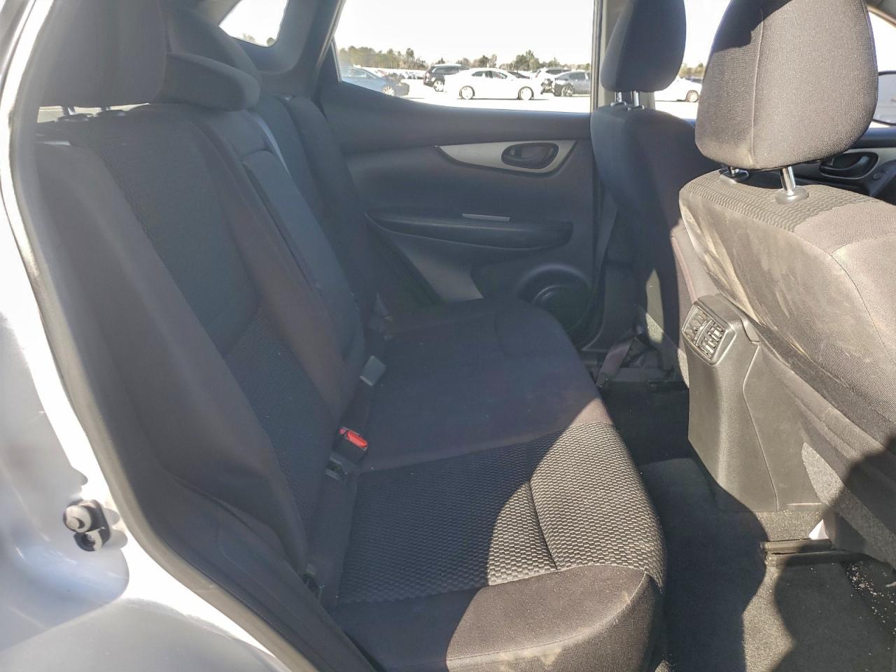 2018 NISSAN ROGUE SPORT S photo 10