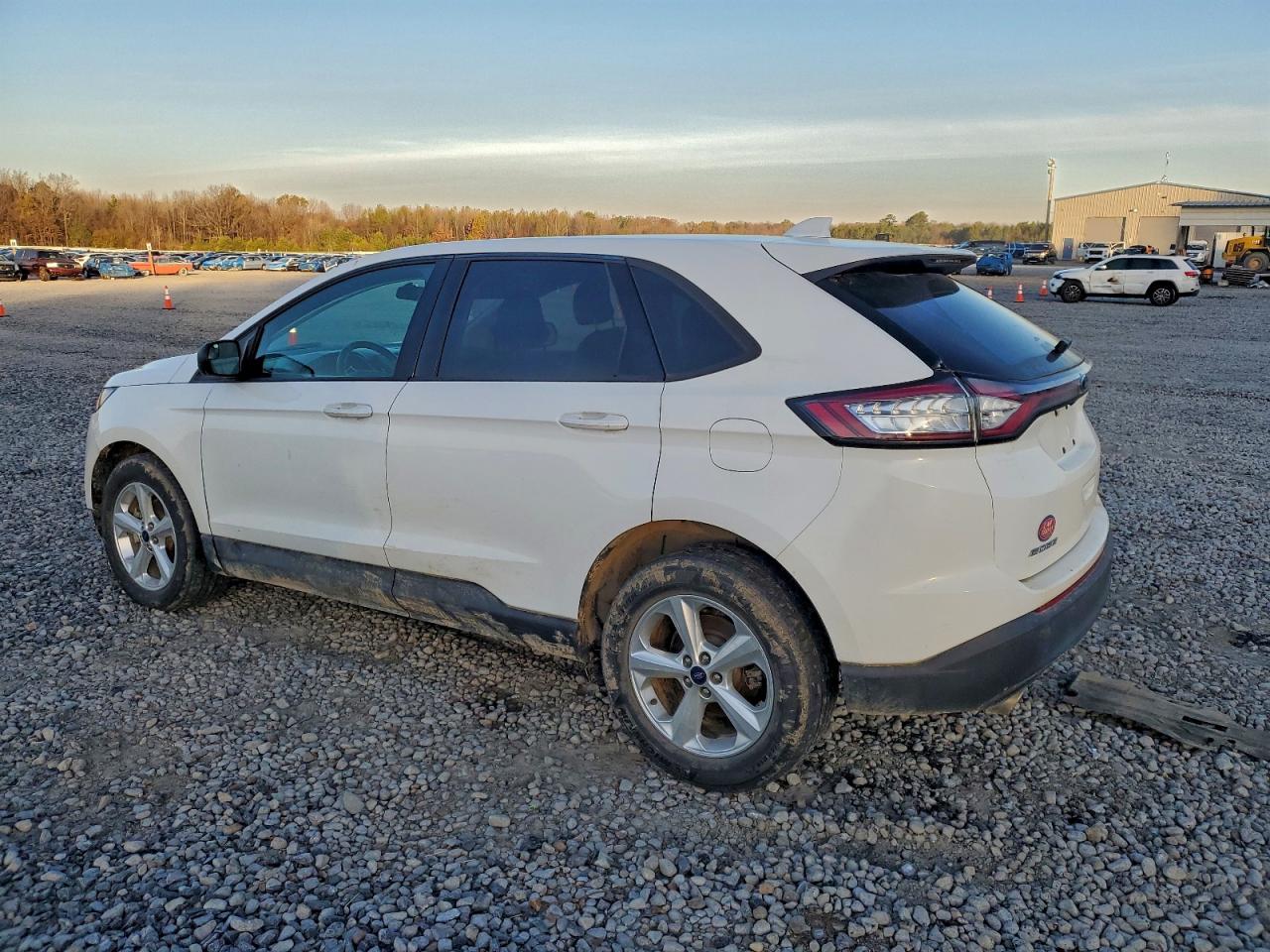 2015 FORD EDGE SE photo 2