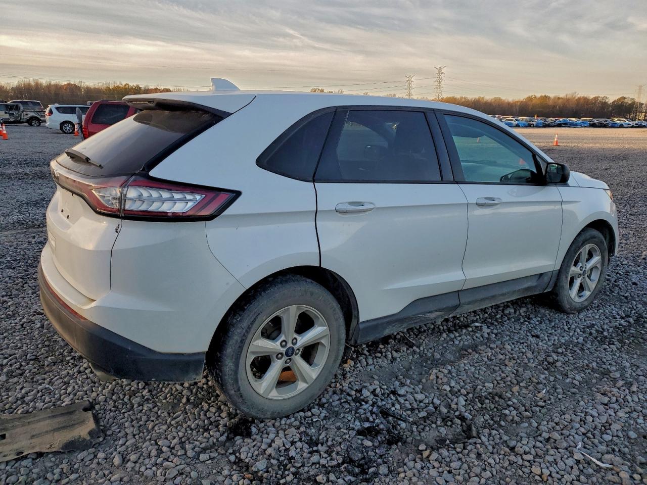 2015 FORD EDGE SE photo 3