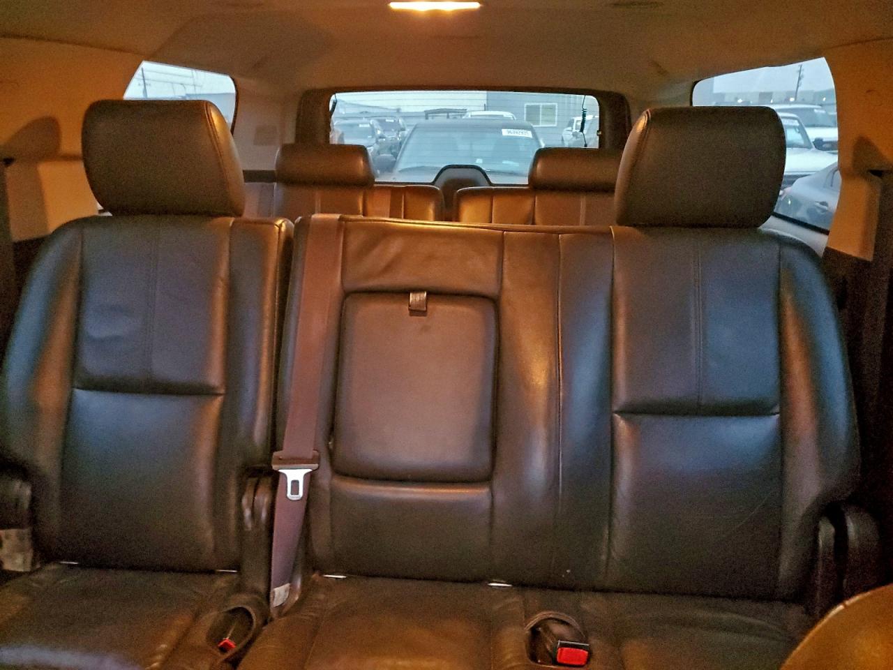 2013 GMC YUKON XL C1500 SLE photo 10