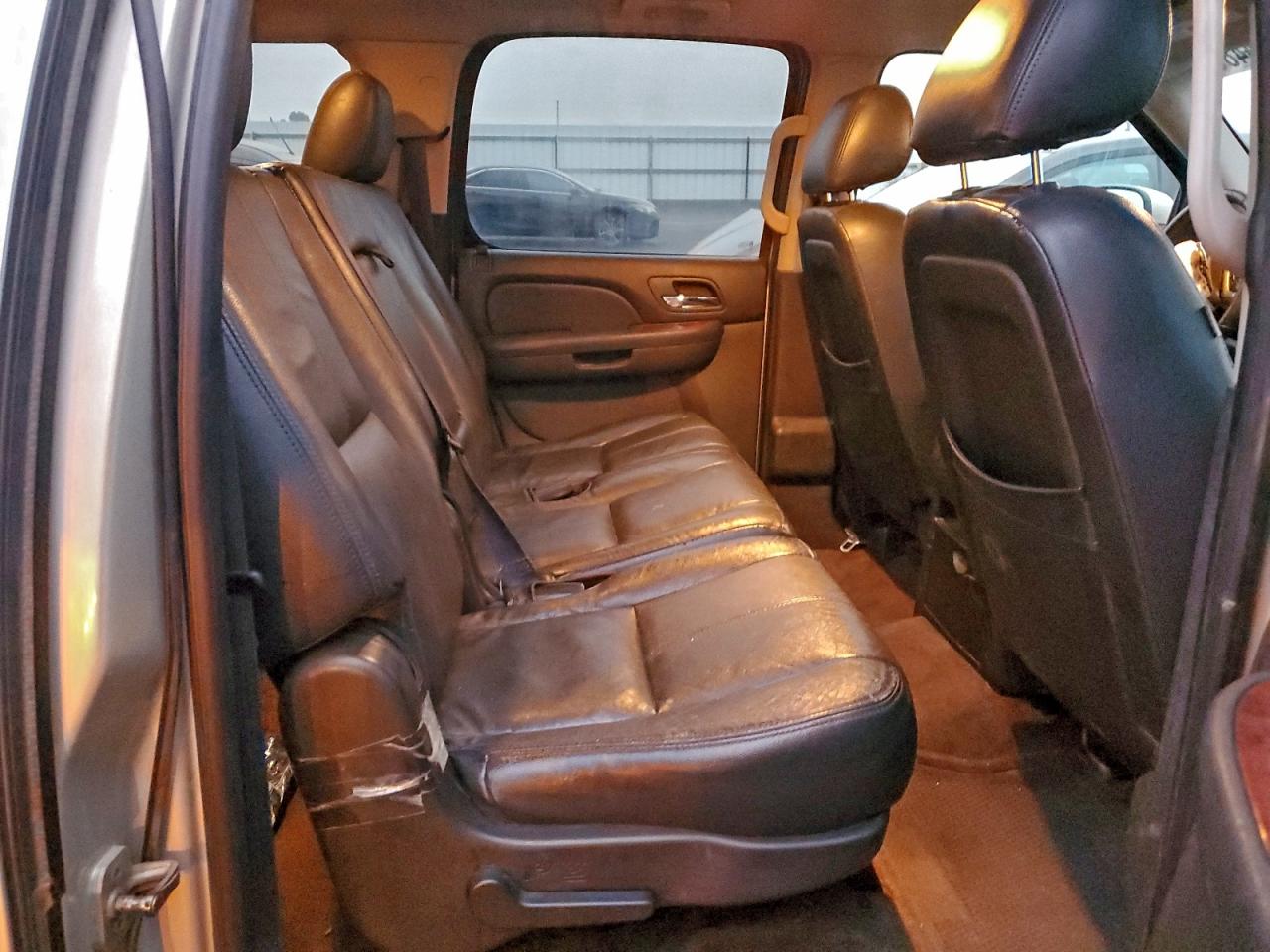 2013 GMC YUKON XL C1500 SLE photo 11