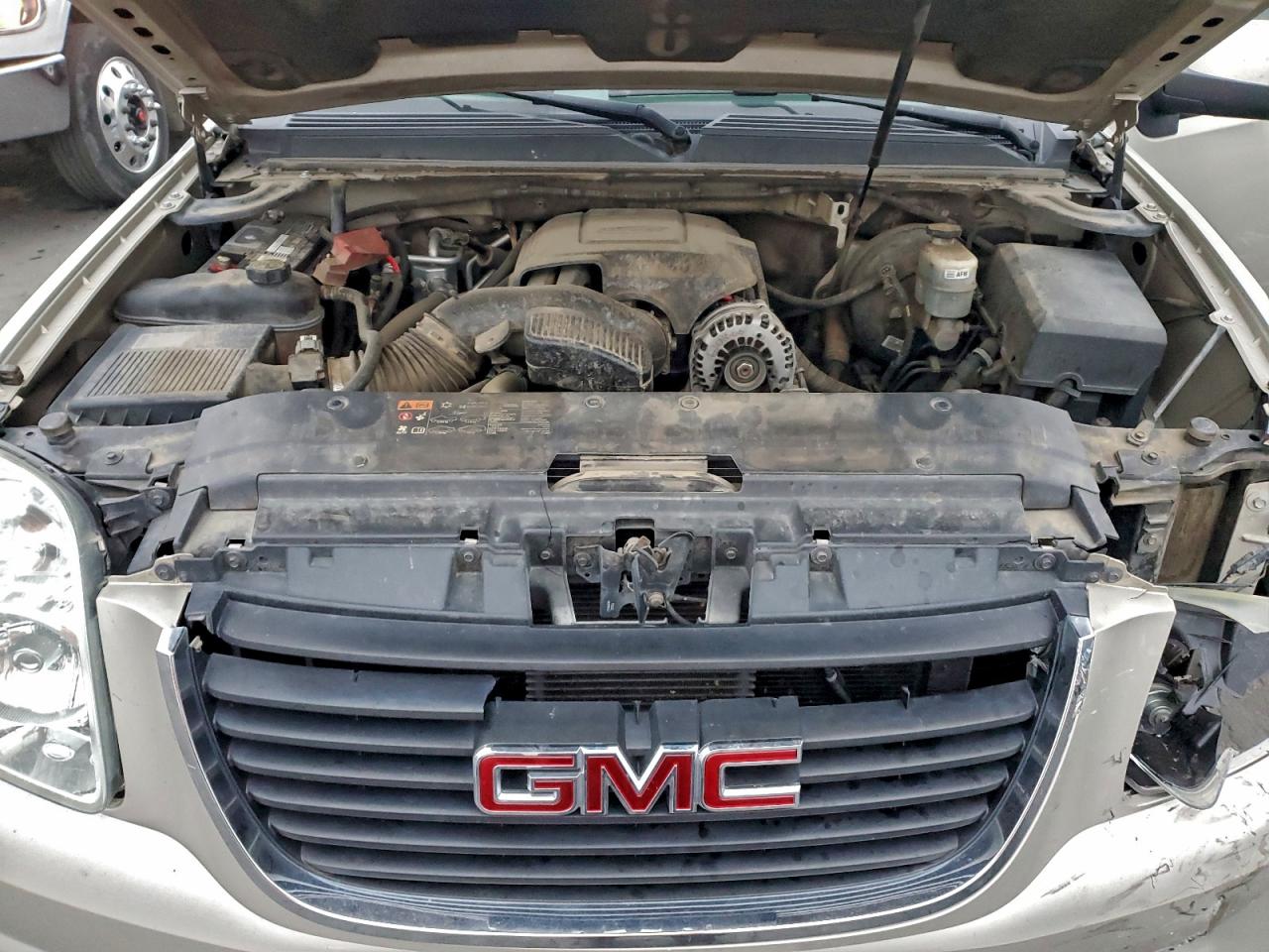 2013 GMC YUKON XL C1500 SLE photo 12