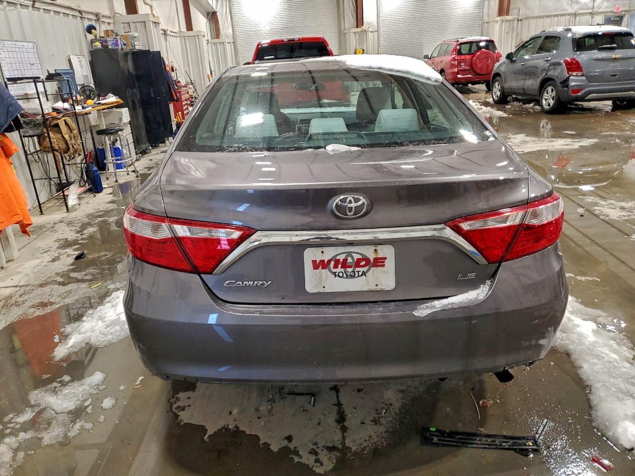 2015 TOYOTA CAMRY LE photo 6