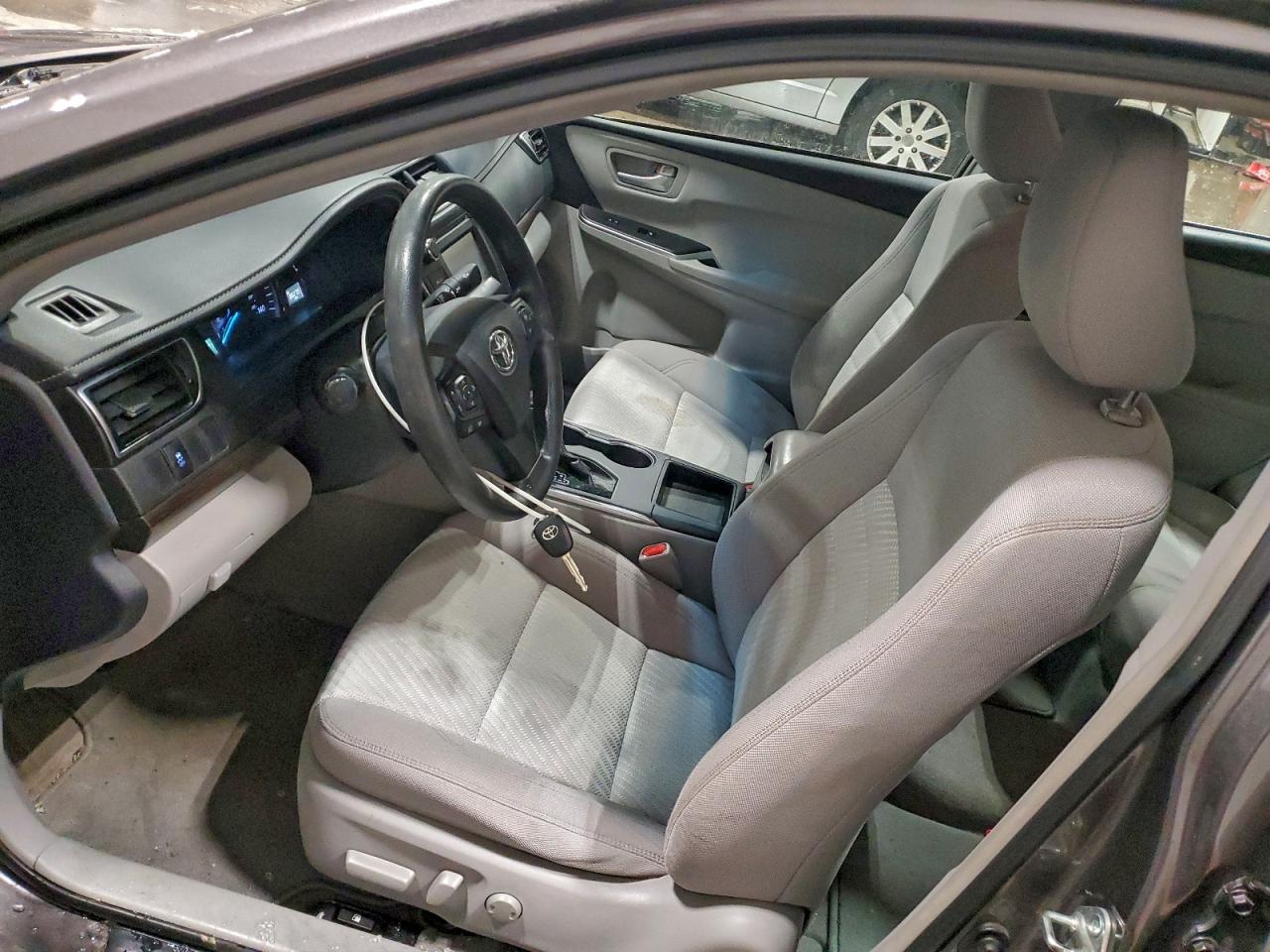 2015 TOYOTA CAMRY LE photo 7