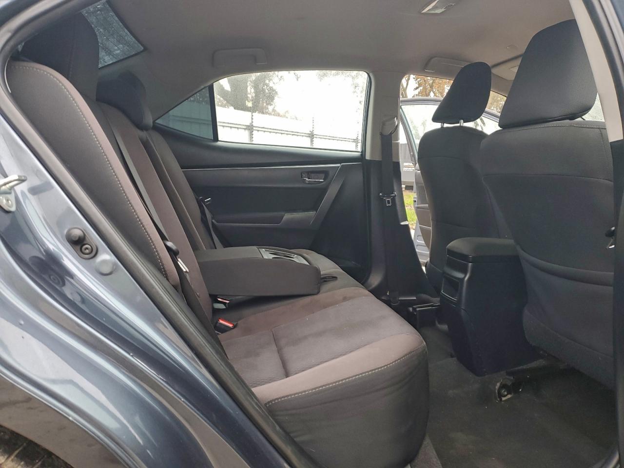 2018 TOYOTA COROLLA L photo 10