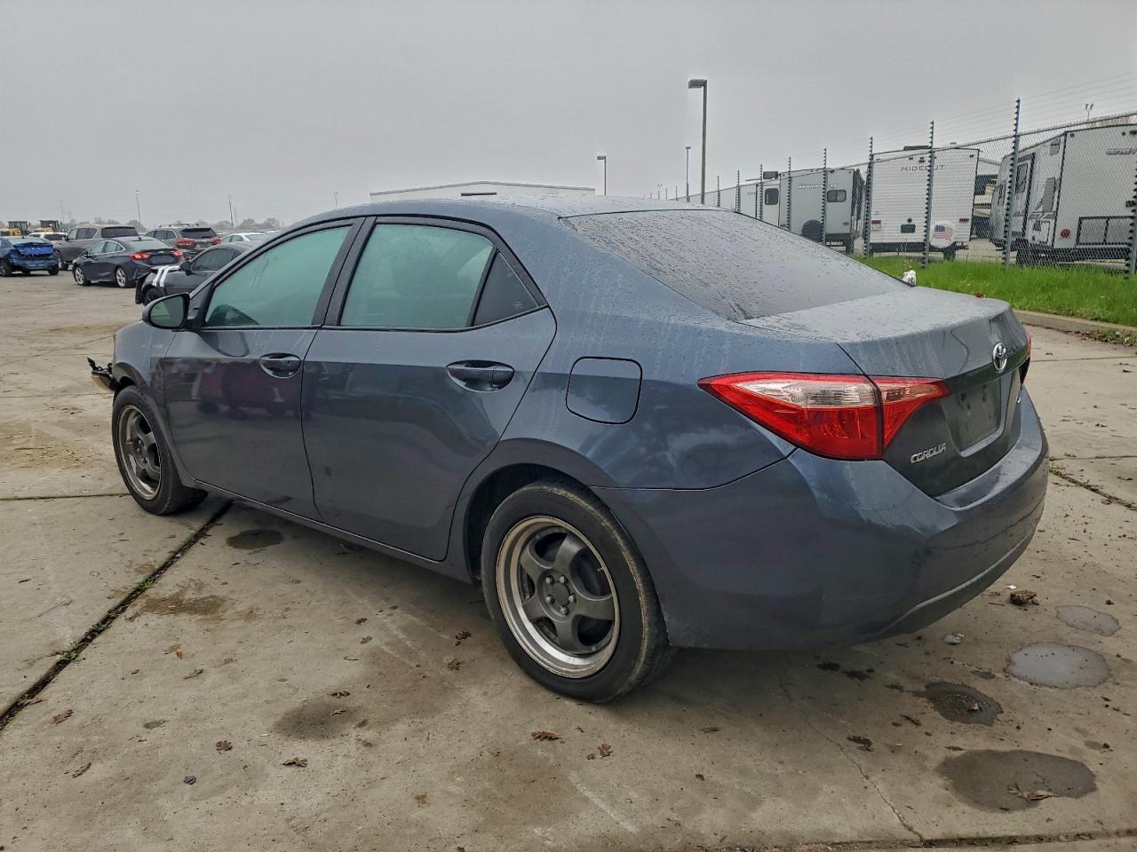 2018 TOYOTA COROLLA L photo 2