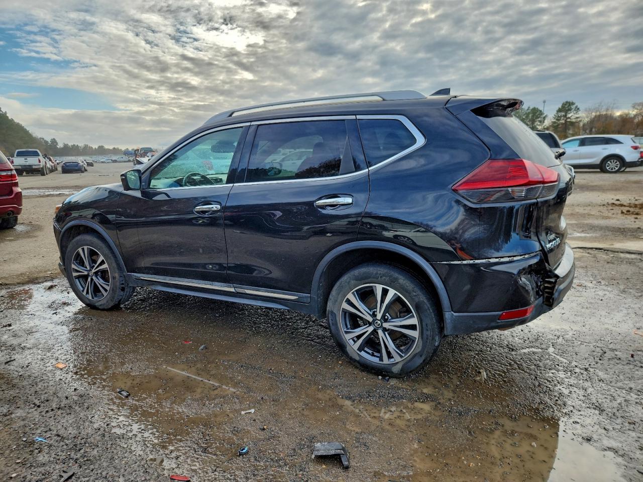 2018 NISSAN ROGUE S photo 3