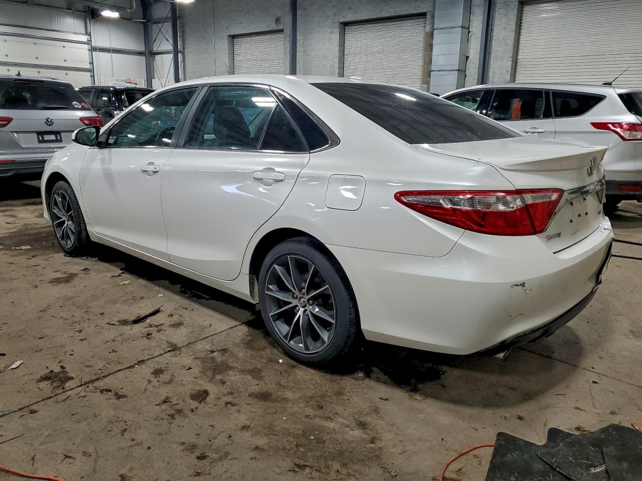 2017 TOYOTA CAMRY XSE photo 3