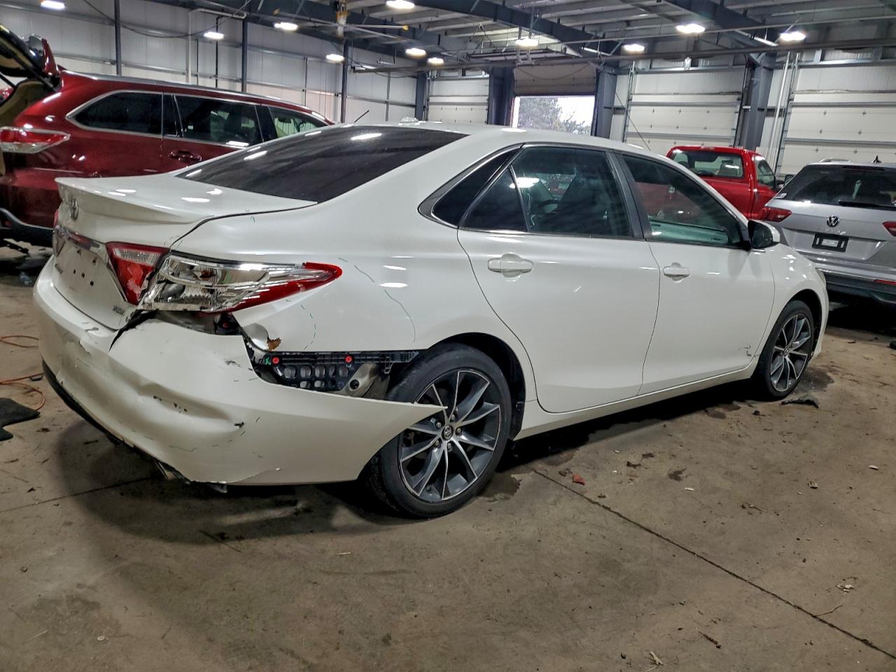 2017 TOYOTA CAMRY XSE photo 5