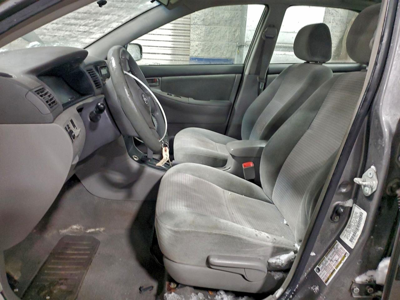 2005 TOYOTA COROLLA CE photo 13