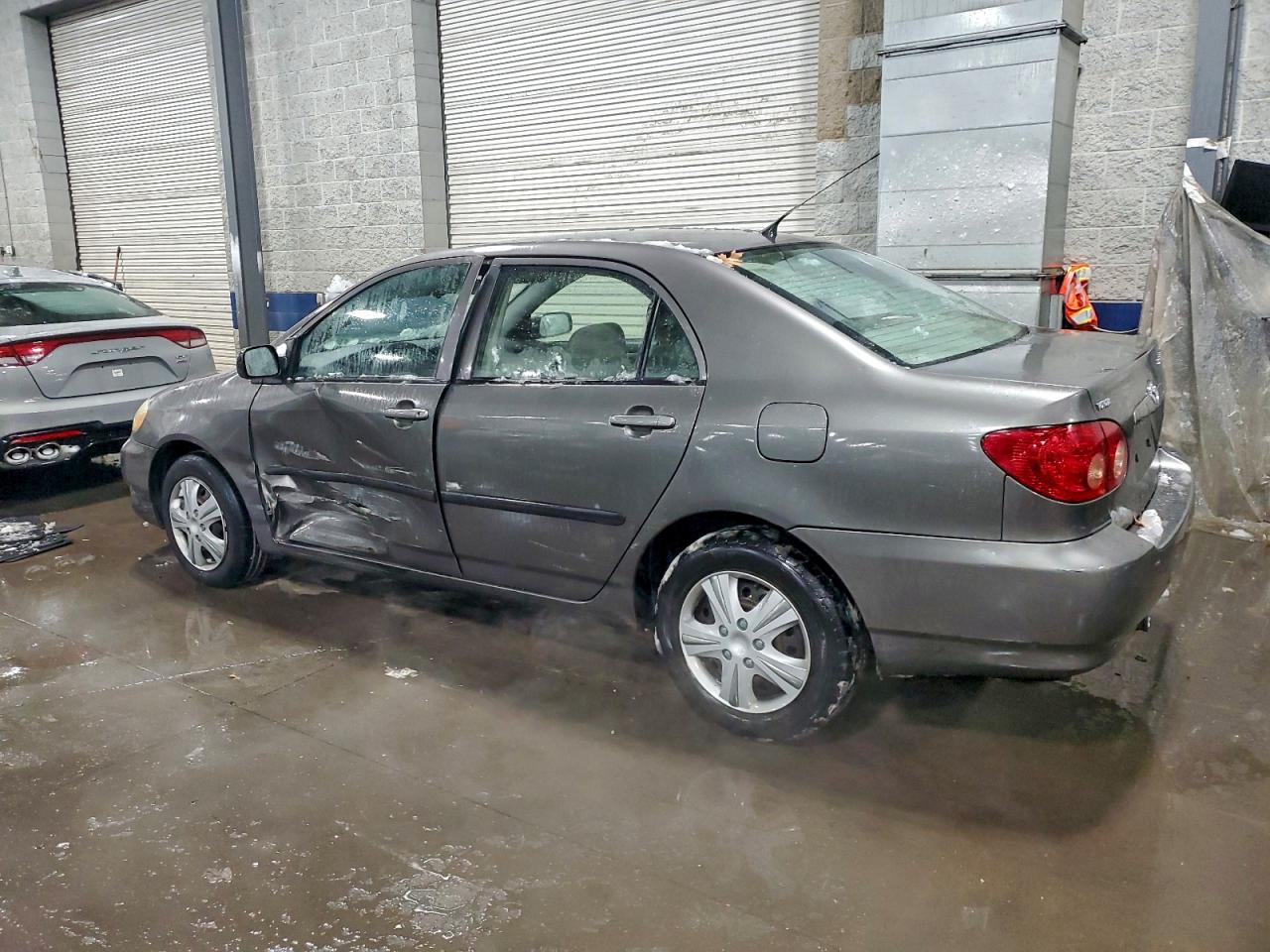 2005 TOYOTA COROLLA CE photo 3