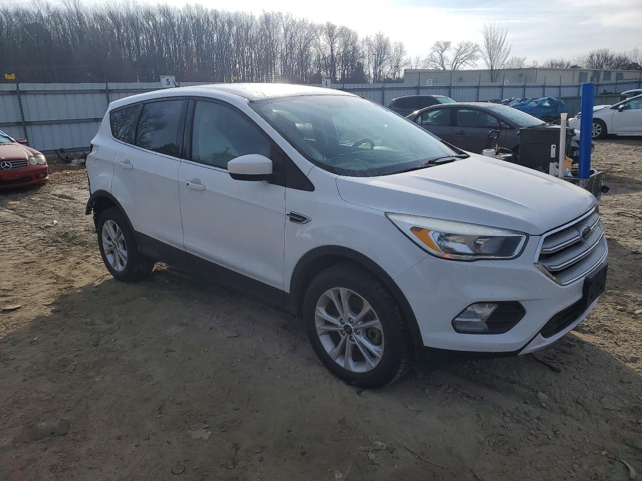 2019 FORD ESCAPE photo 4