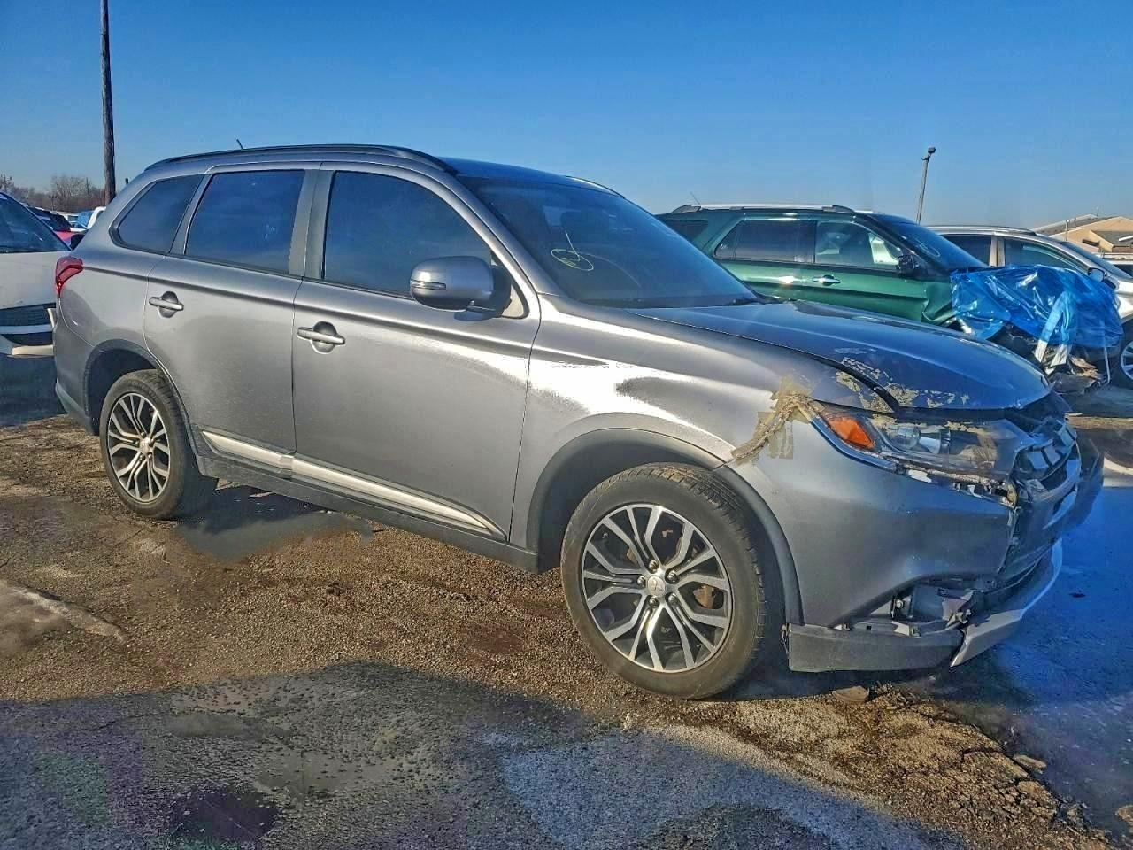 2016 MITSUBISHI OUTLANDER SE photo 4