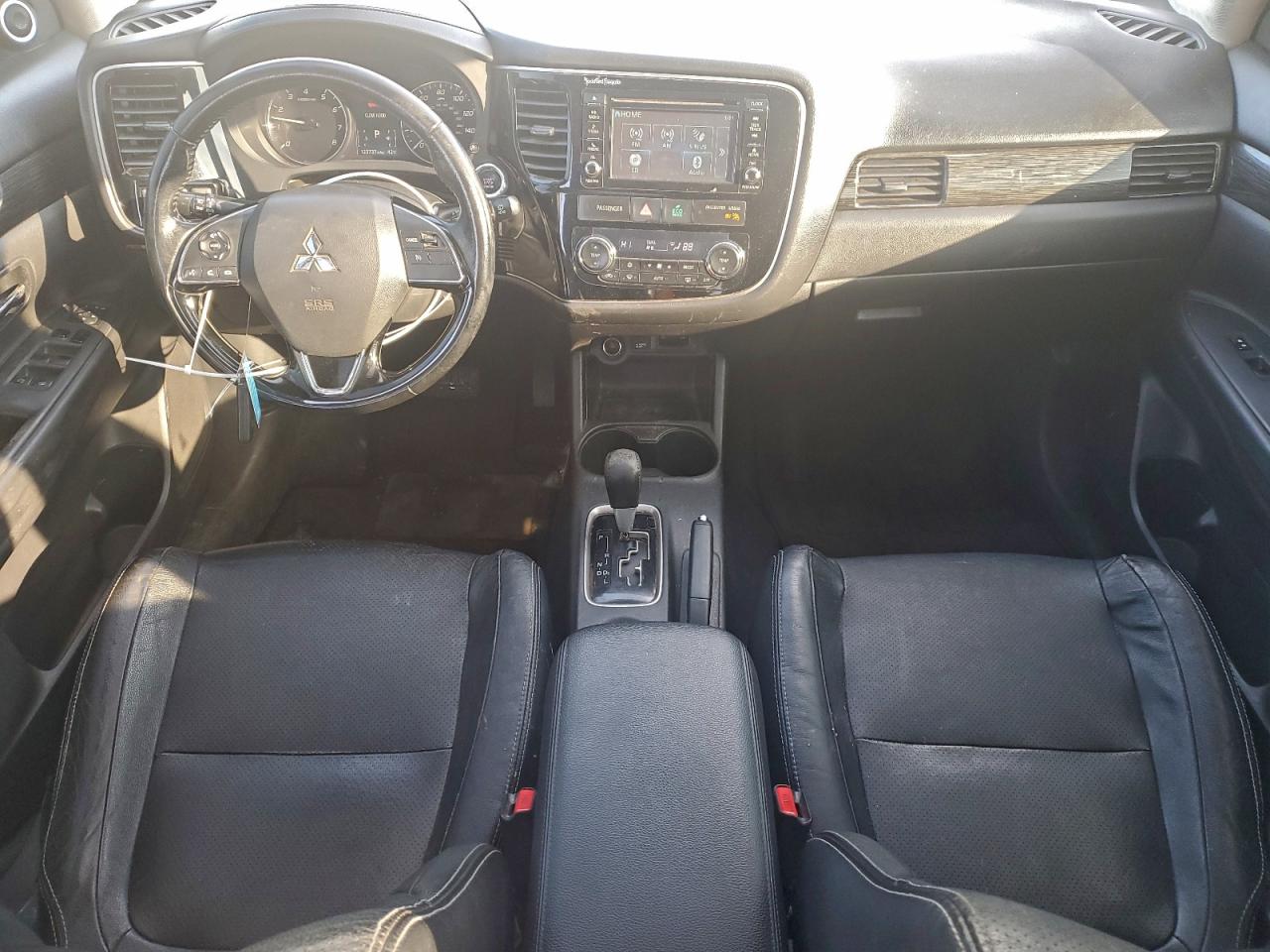 2016 MITSUBISHI OUTLANDER SE photo 8