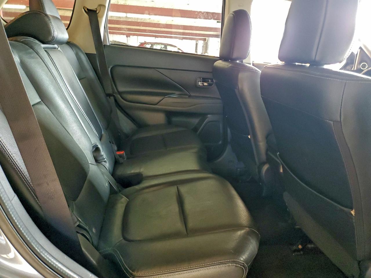 2016 MITSUBISHI OUTLANDER SE photo 11