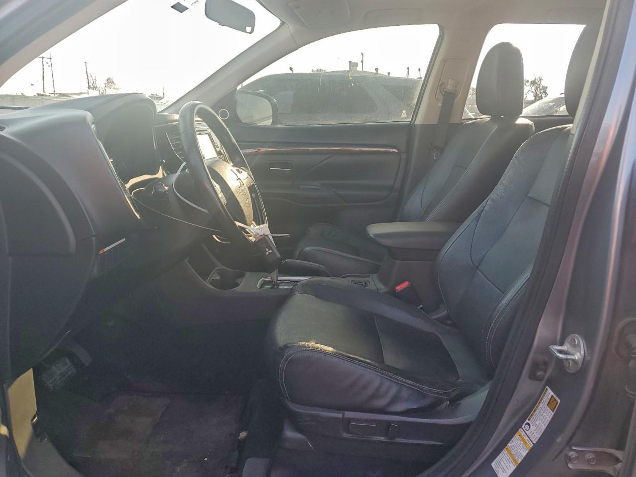 2016 MITSUBISHI OUTLANDER SE photo 7
