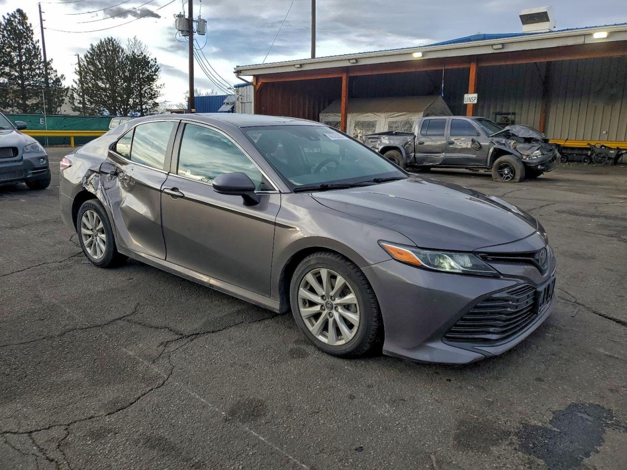 2020 TOYOTA CAMRY LE photo 4