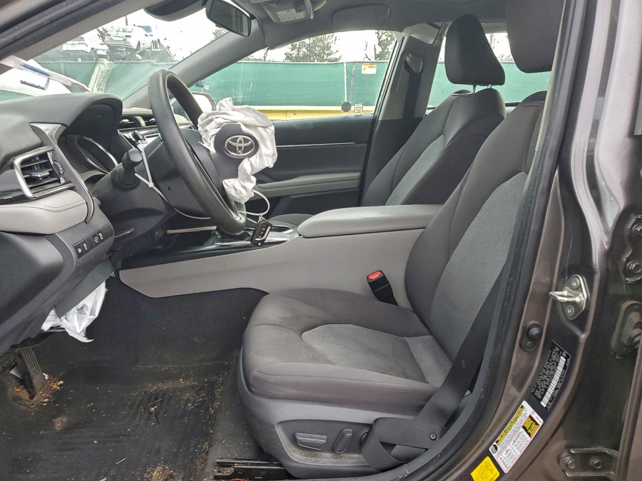 2020 TOYOTA CAMRY LE photo 7