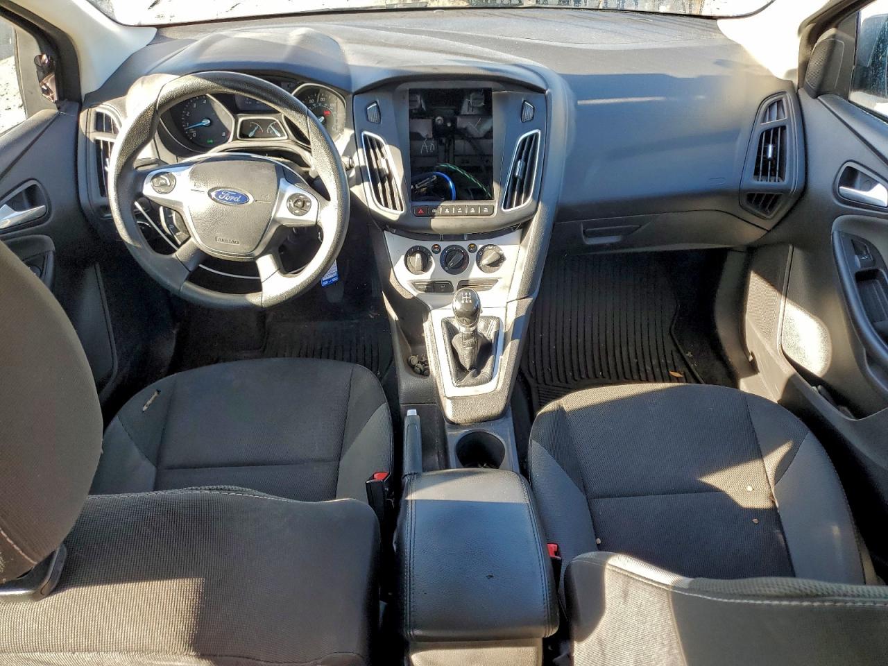2014 FORD FOCUS SE photo 8