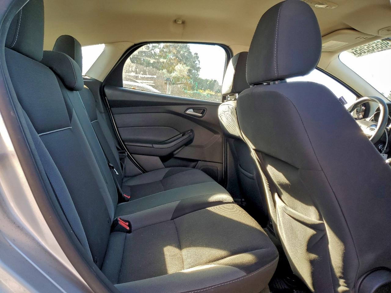 2014 FORD FOCUS SE photo 10