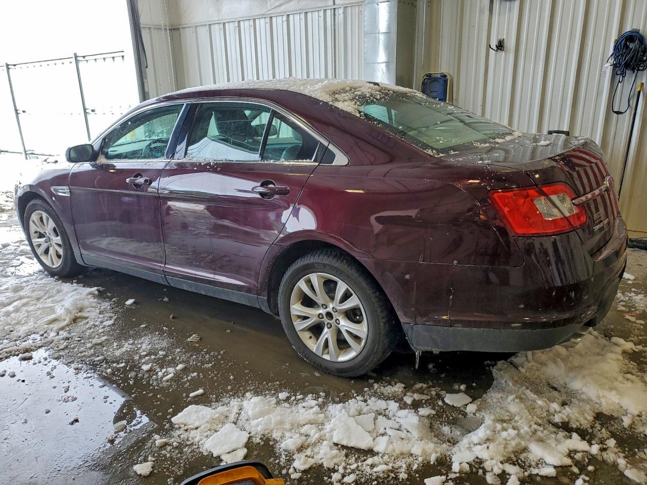 2011 FORD TAURUS SEL photo 3