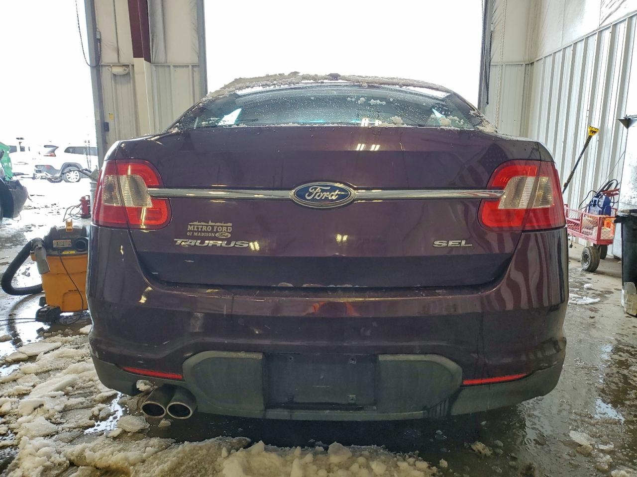 2011 FORD TAURUS SEL photo 11