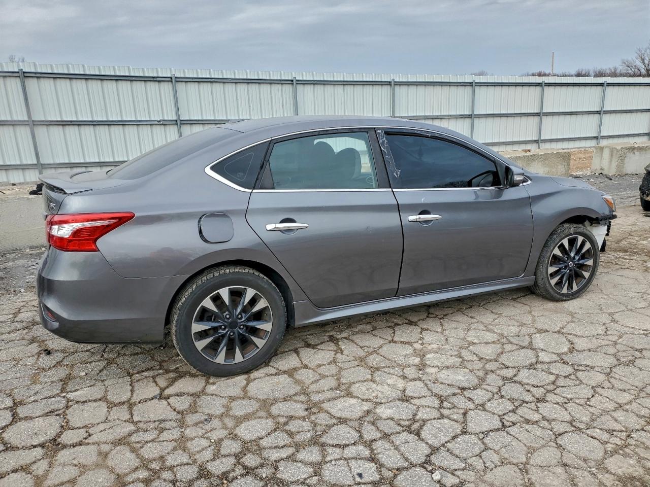 2019 NISSAN SENTRA S photo 5