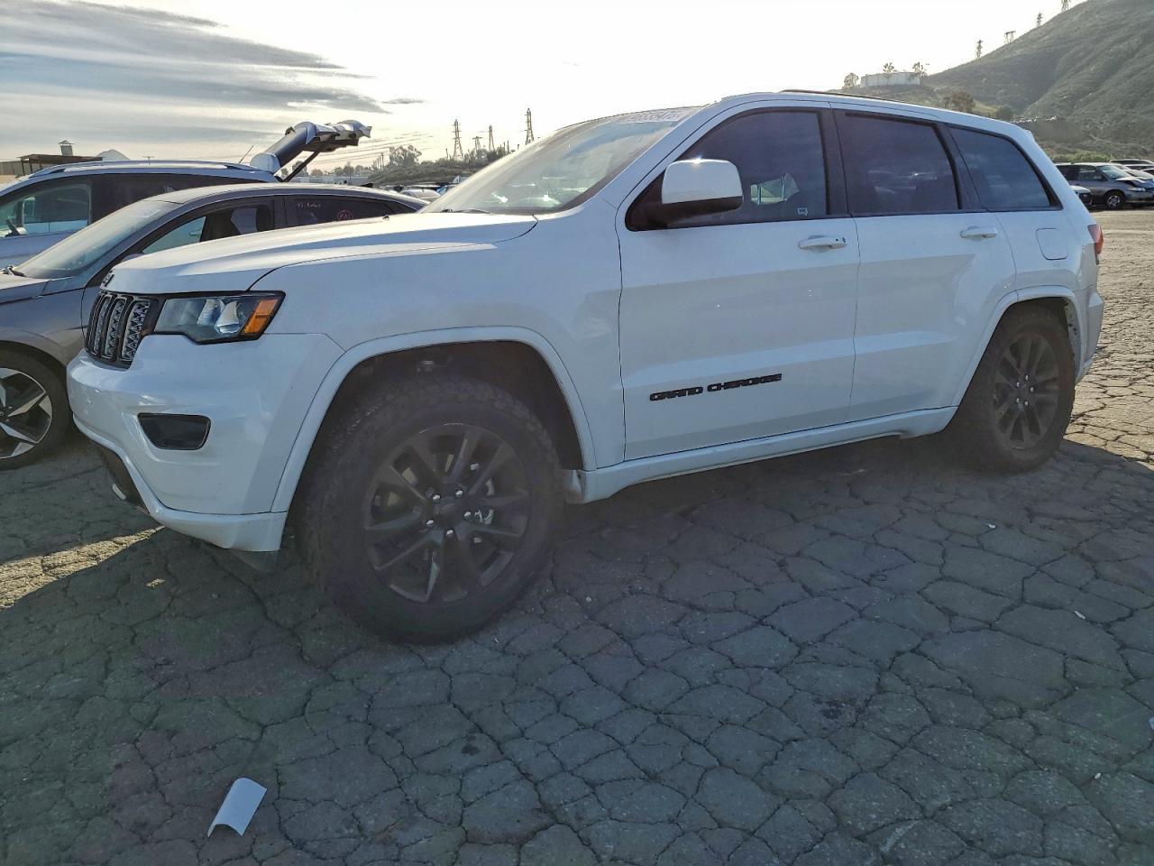 2020 JEEP GRAND CHEROKEE LAREDO — REAR END damage — photo 1