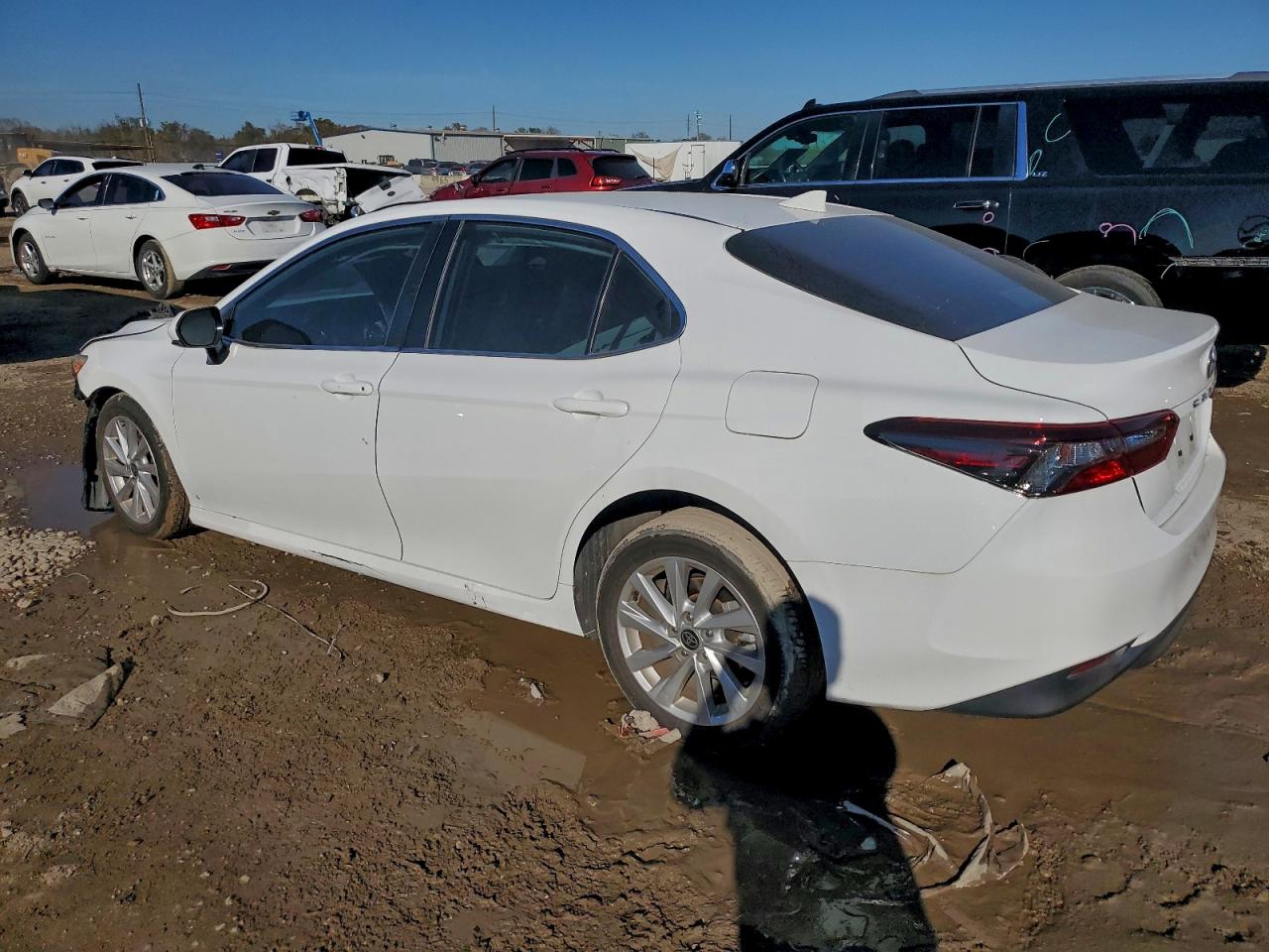 2024 TOYOTA CAMRY LE photo 2