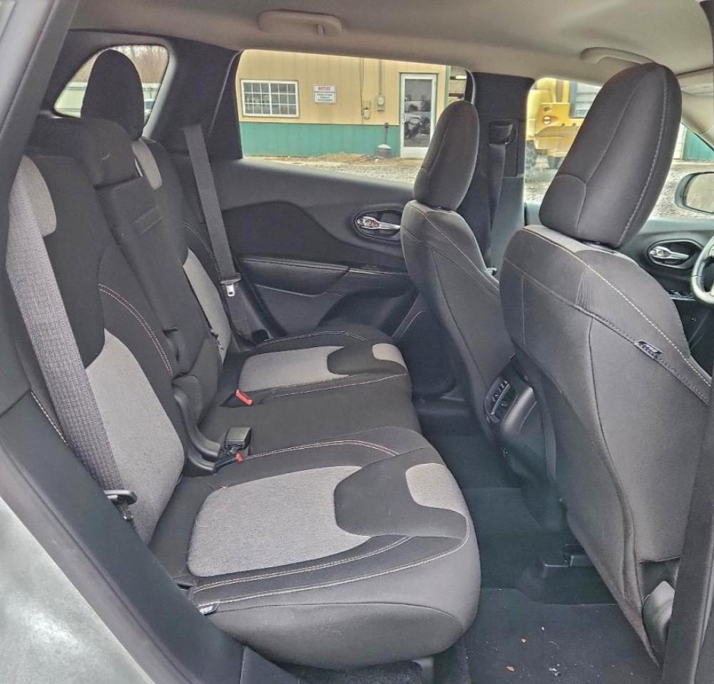2014 JEEP CHEROKEE LATITUDE photo 10
