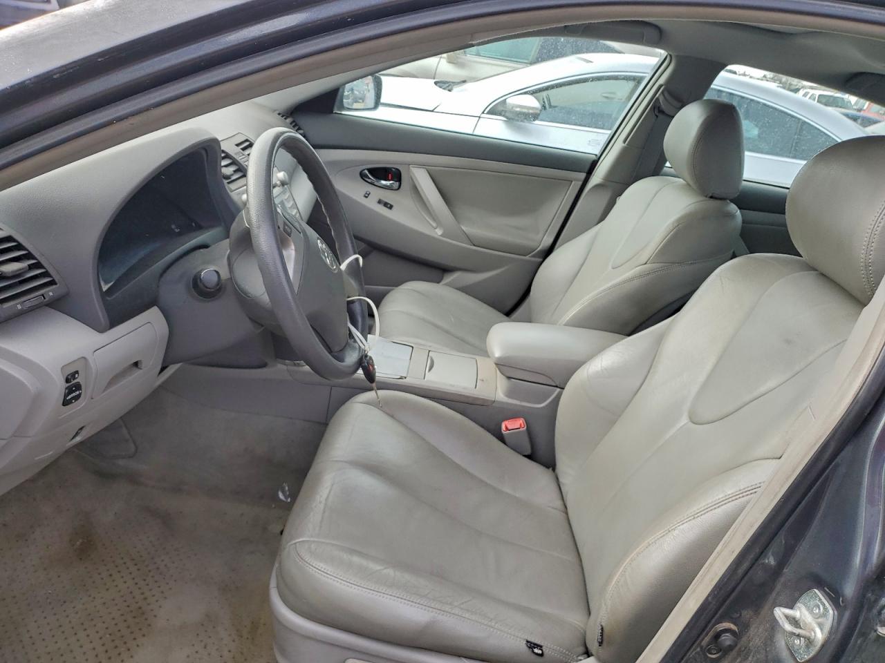2010 TOYOTA CAMRY BASE photo 7