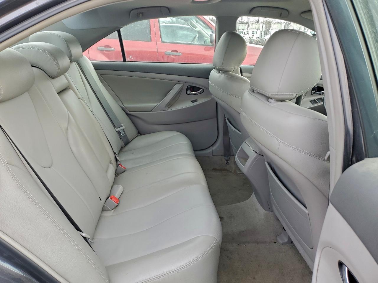 2010 TOYOTA CAMRY BASE photo 10