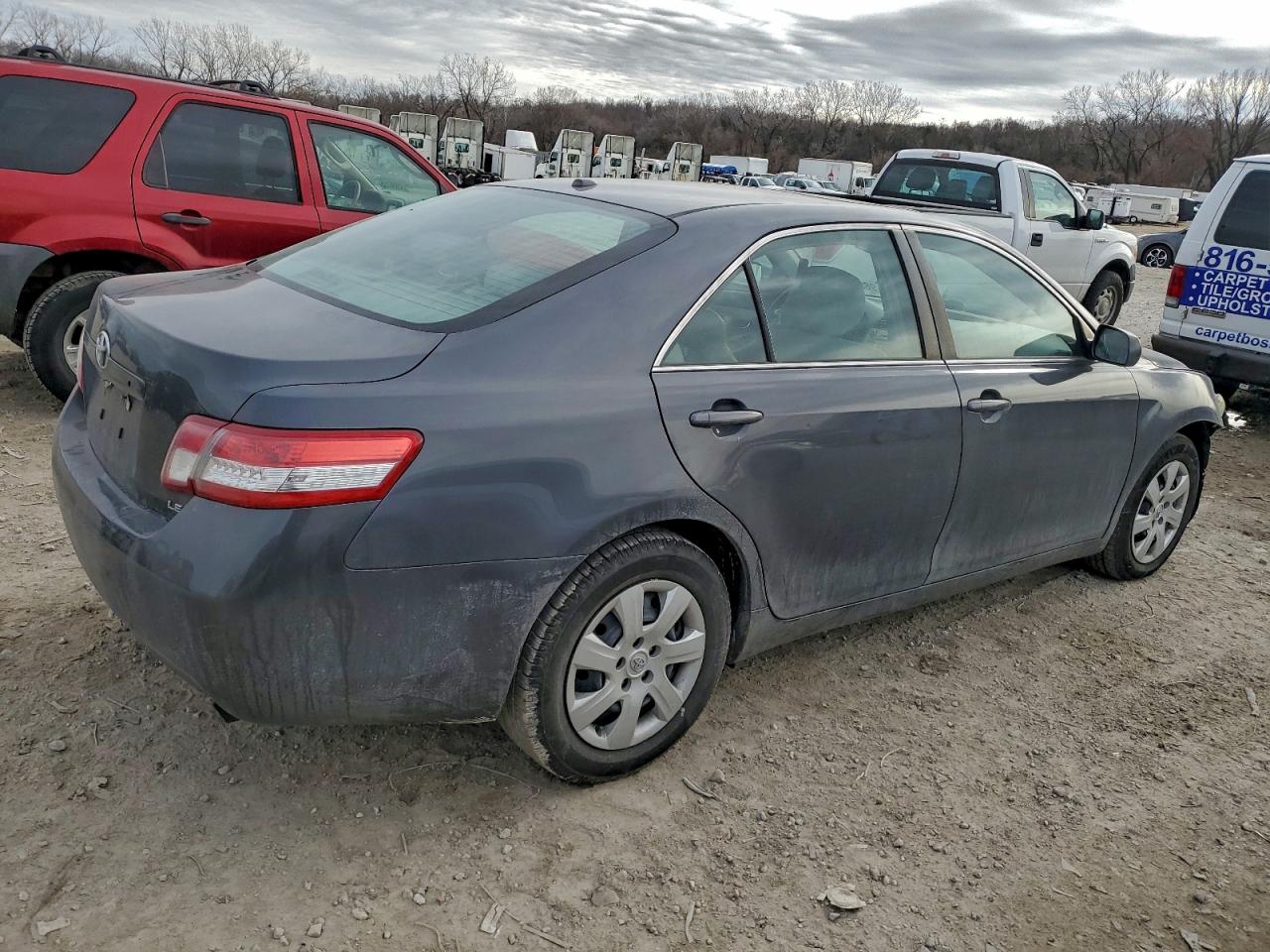 2010 TOYOTA CAMRY BASE photo 3