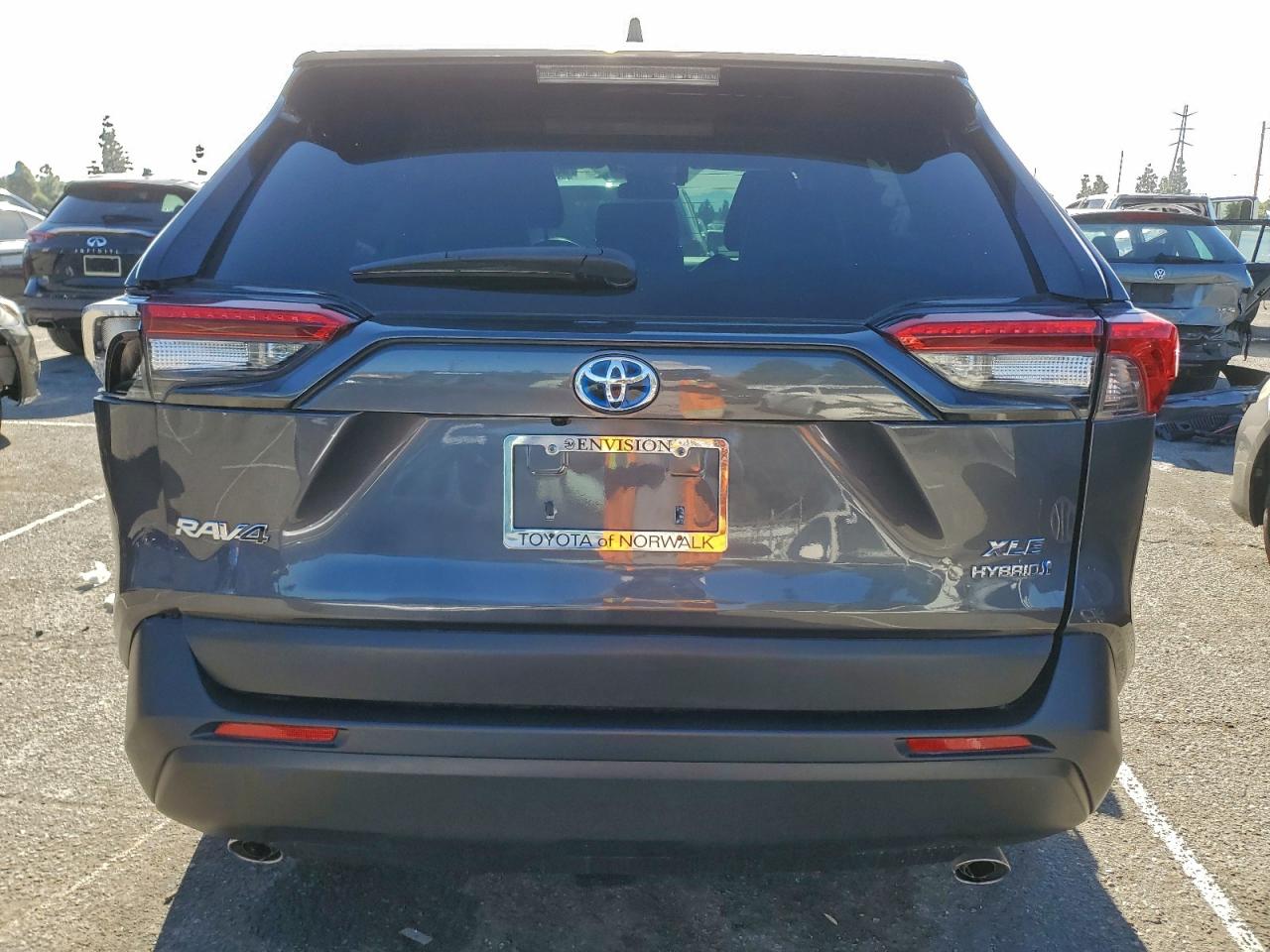 2022 TOYOTA RAV4 XLE PREMIUM photo 6